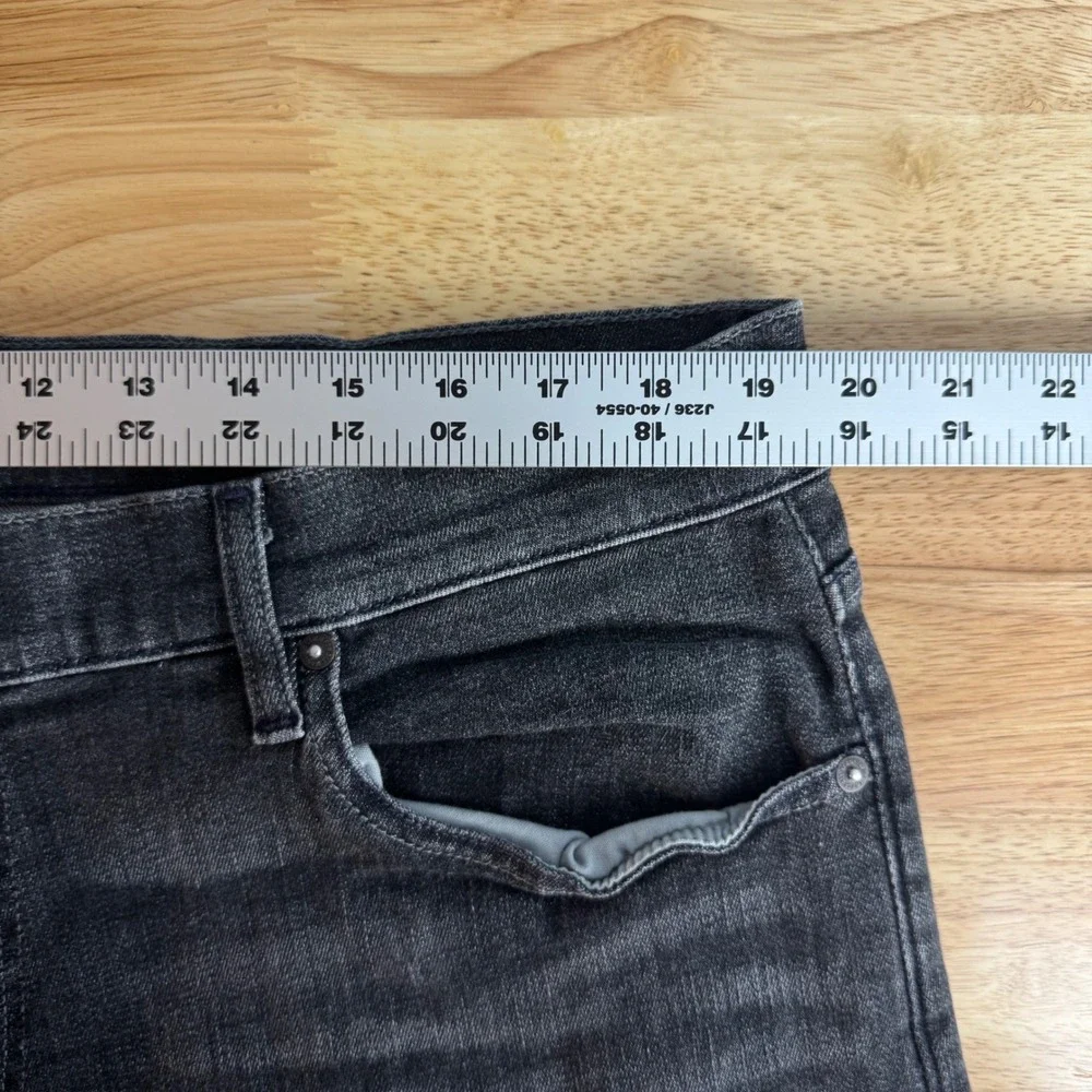 7 For All Mankind light wear